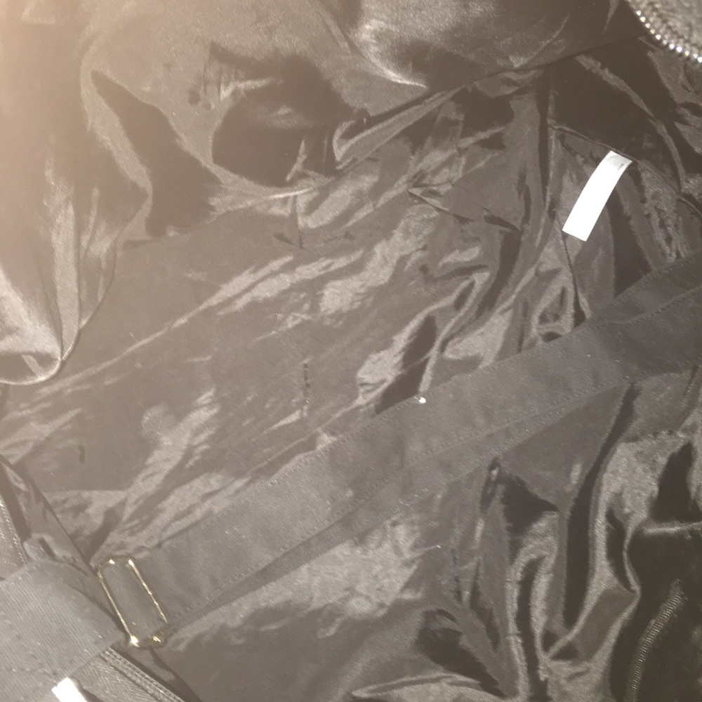 New and never used Victoria secret bag - Picture 3 of 7
